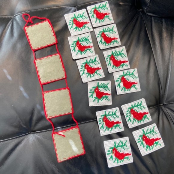 VINTAGE HANDMADE COASTERS NOEL HANGING Plastic Canvas Christmas Red Birds - Picture 7 of 8